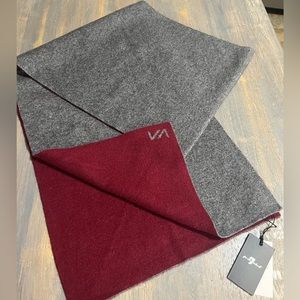 CASHMERE SCARF GRAY AND MAROON NWT. 7 FOR ALL MANKIND